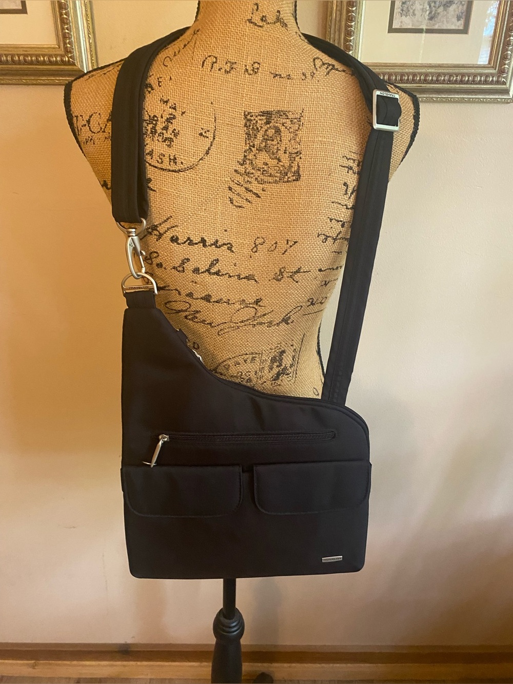 Travelon Anti-Theft Classic Messenger Bag Black Blue Lining NWOT Accessories